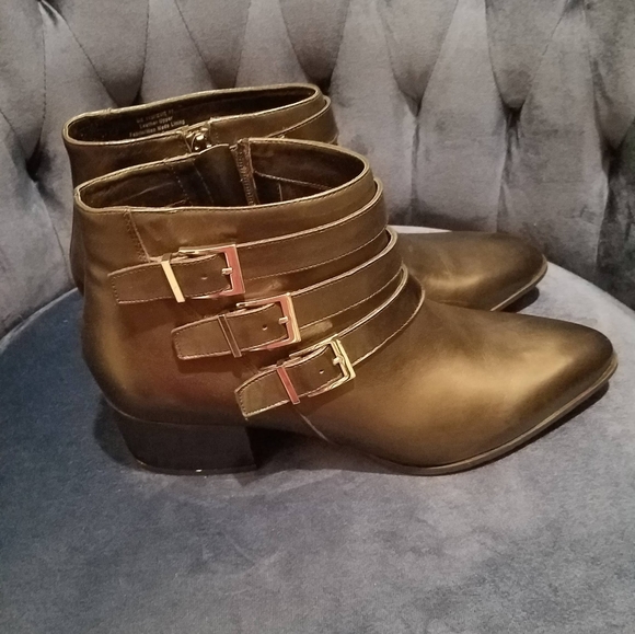 Black boots - Picture 3 of 3